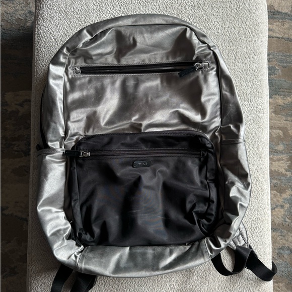 Silver metallic Tumi backpack - Picture 7 of 7
